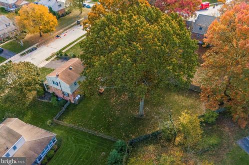 609 Crestwyck Dr, Norristown PA 19406-1574 exterior