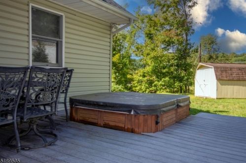 80 Clark Rd, Wantage NJ  07461-3112 exterior