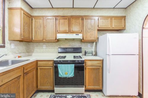 1815 Dudley St, Philadelphia PA 19145-2923 exterior