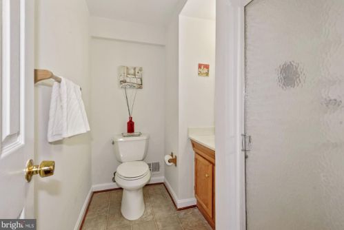 1311 Cold Harbor Ct, Herndon VA 20170-2018 exterior