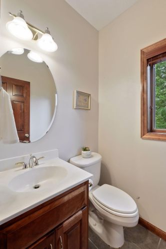 1888 White Oak Dr, Chaska MN  55318-2878 exterior