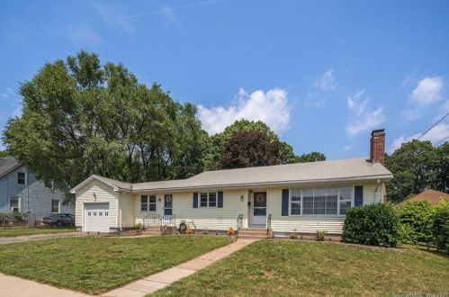 53 Edmund St, Manchester CT  06040-3811 exterior