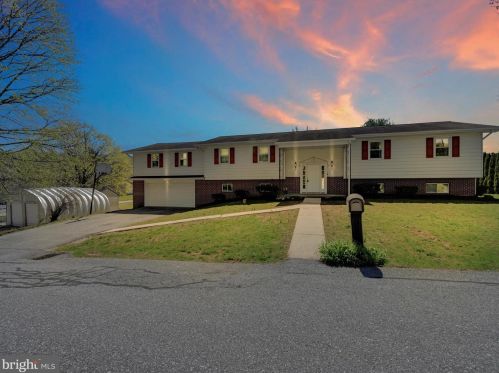 32 North Dr, Schuylkill Haven PA  17972-8955 exterior