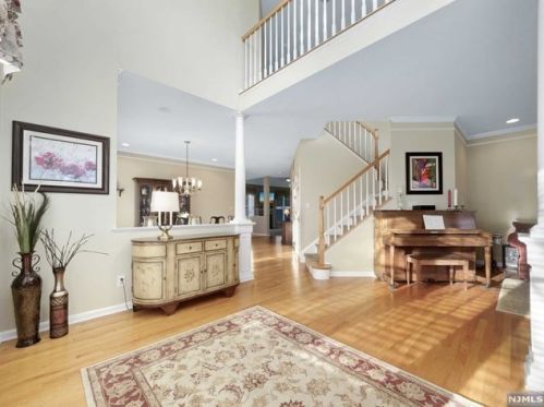 5 River Dell, Oakland NJ  07436-2302 exterior