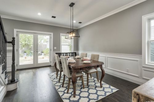 15 Mead Ln, Westbury NY  11590-6303 exterior