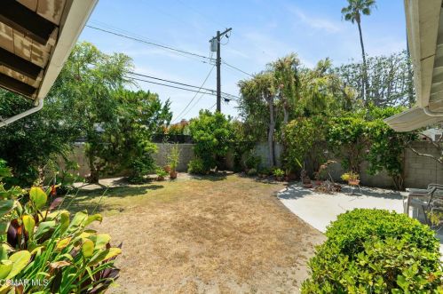 12622 Sarah St, North Hollywood CA  91604-1115 exterior