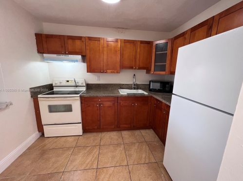 1085 68th St, Hialeah, FL 33014-5100