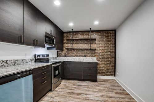 2728 Pinery Ln, Richardson TX  75080-1870 exterior