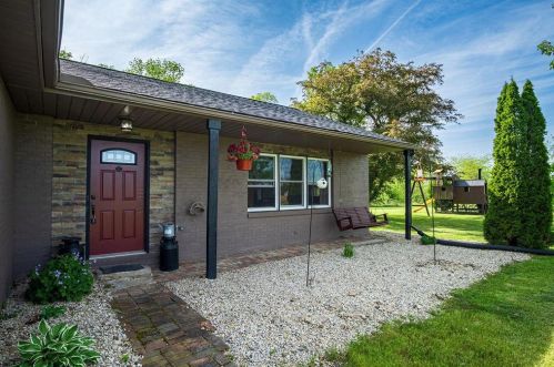 650 Iberia Rd, Sugar Grove Lake, OH 44833-9745