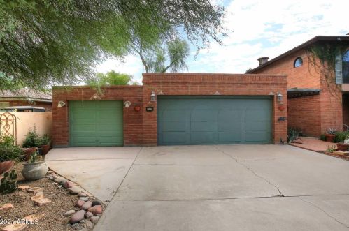 6033 Carnation Cir, Phoenix, AZ 85018-6716