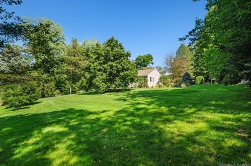 916 South Ave, New Canaan, CT 06840-6739