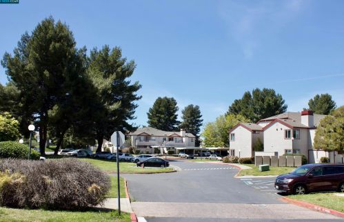 8 Lancaster Cir, West Pittsburg CA  94565-6668 exterior