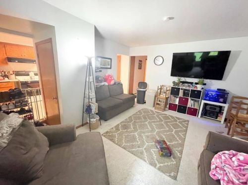 7105 39th St, Milwaukee, WI 53209-2328