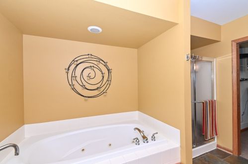 715 Apple Orchard Dr, Waterford WI  53185-2895 exterior