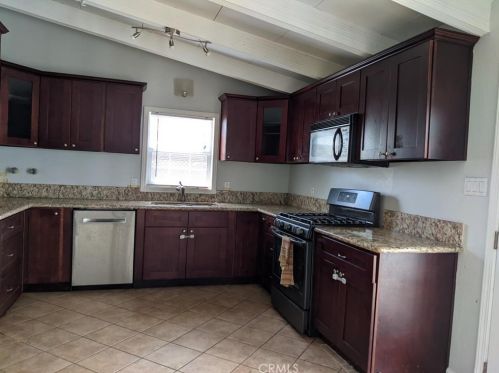 19026 Mauna Loa Ave, Glendora CA  91740-4115 exterior