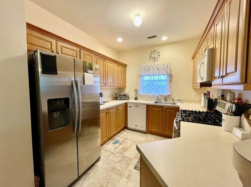 1009 Old Course Ln, Easton PA  18042-6975 exterior