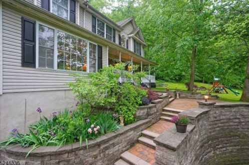 123 Vail Rd, Columbia, NJ 07832-2430