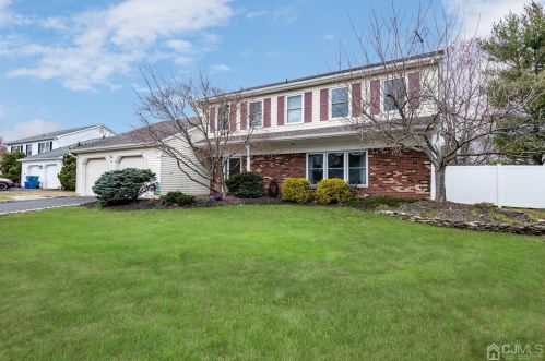 3 Heathrow Ln, Old Bridge, NJ 08857-2770