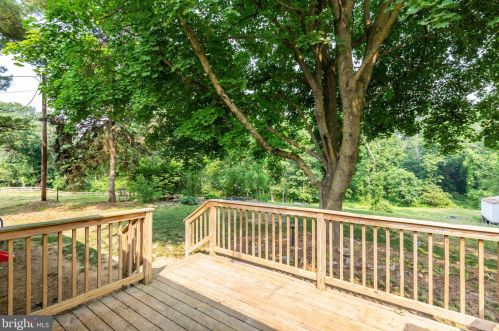 1030 Littlestown Rd, Littlestown PA 17340-9442 exterior