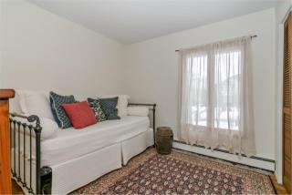 129 Ledgewood Dr, Smithtown, NY 11787-4255