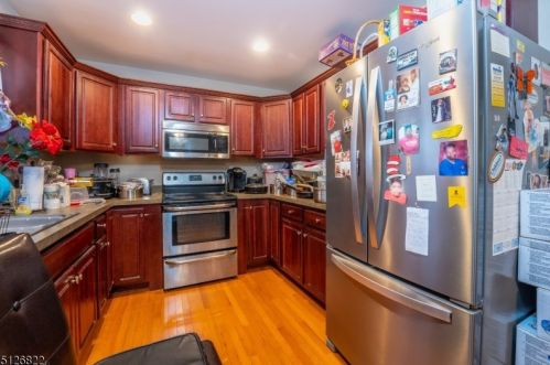 235 8 Ave, Roselle NJ  07203-2033 exterior