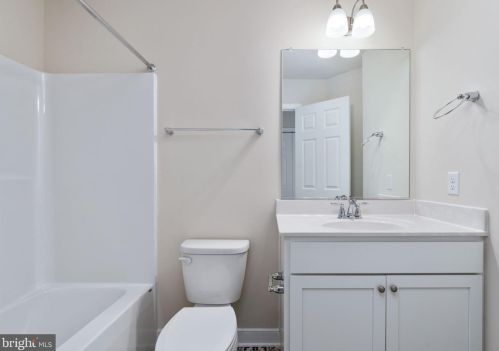 1010 Wicklow Dr, Fredericksburg VA  22401-2722 exterior