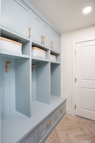 2936 Alta Vis Dr, Newport Beach CA  92660-3205 exterior