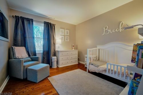 1 Pinewood Ct, Flemington NJ 08822-4909 exterior