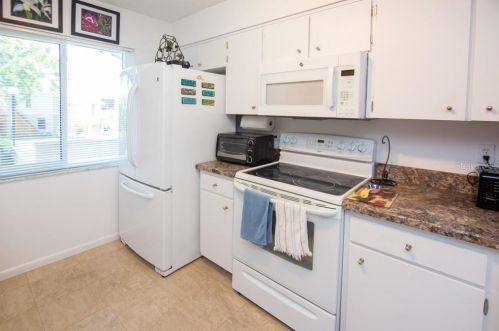 1804 Mariner Dr, Tarpon Springs, FL 34689-5851