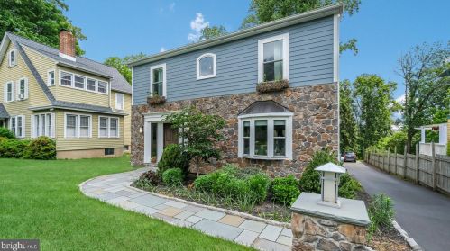 726 Crown St, Yardley, PA 19067-1069