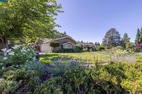 933 Ocho Rios Dr, Danville, CA 94526-4817