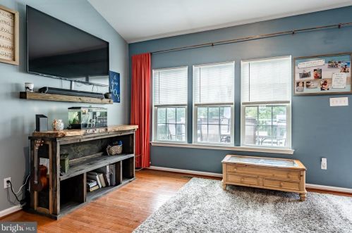 155 Fawn Dr, Gilbertsville PA  19525-8103 exterior