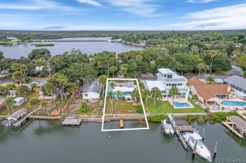 5959 Riverside Dr, Daytona Beach FL 32127-6445 exterior