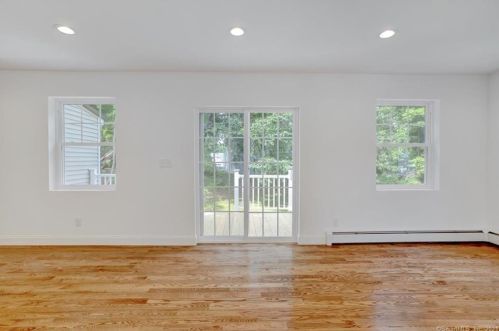28 Crowley Ave, Milford CT  06461-2306 exterior