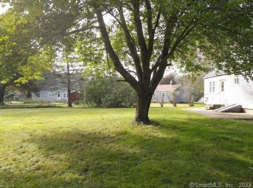 43 James St, Colchester CT  06415-1118 exterior