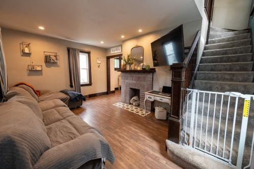 4468 Highridge St, Pittsburgh, PA 15214-1203