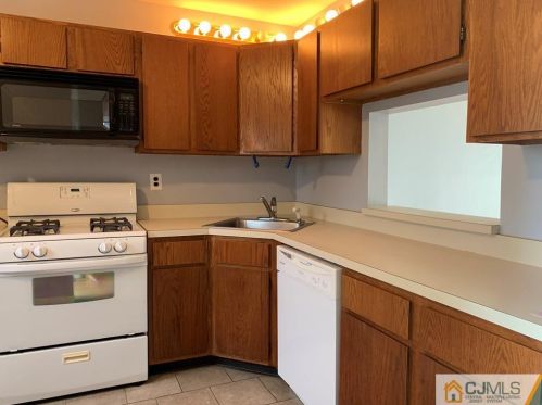 311 Mcdowell Dr, East Brunswick NJ  08816-4085 exterior