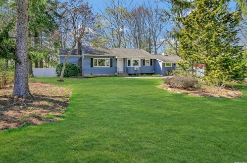 26 Glenview Ave, Northport, NY 11768-2427