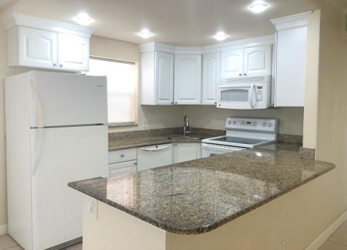 676 Saxony O, Delray Beach, FL 33446-1048