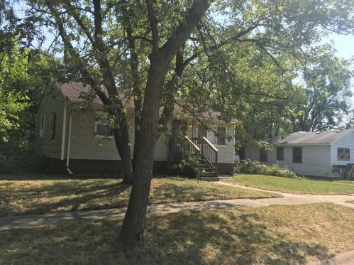 327 Hanley St, Gary, IN 46406-1523