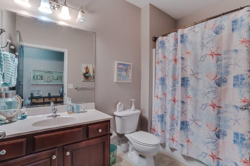 84 2nd Ave, Shalimar FL  32579-1951 exterior
