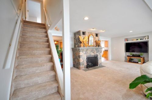 26 Birch St, Waterbury CT  06704-3806 exterior