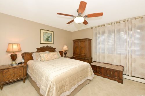 2308 Oakdale Ave, Seaford NY  11783-3141 exterior