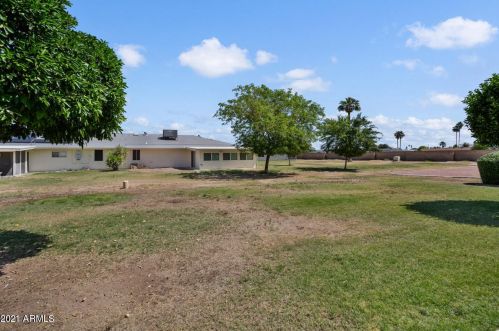 9902 Spruce Dr, Sun City AZ 85351-1958 exterior