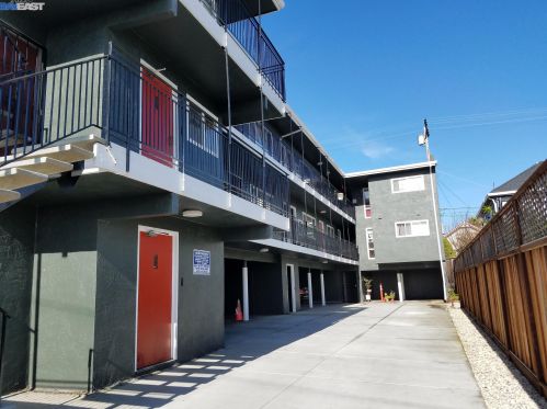 2117 15th St, Oakland, CA 94606-4907