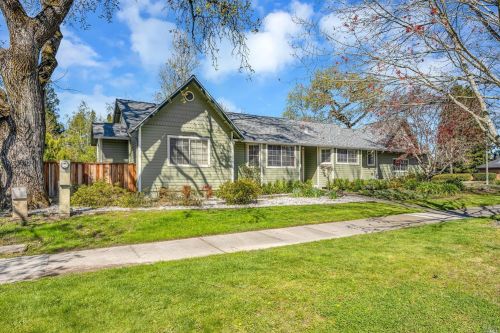 327 Countryside Dr, Santa Rosa, CA 95401-0800