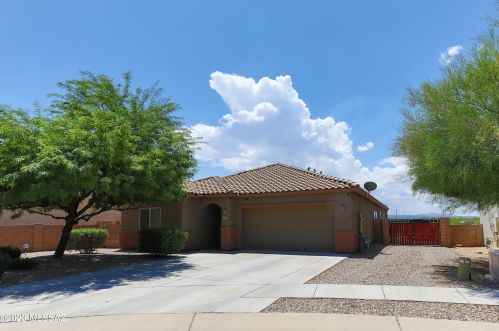 6318 Eagles Talon Pkwy, Tucson, AZ 85757-1658