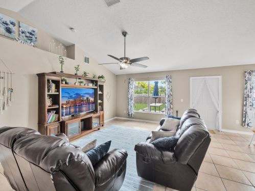 566 Sea Holly Ter, Port Saint Lucie FL  34984-3552 exterior