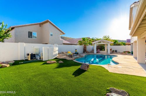 5717 Soft Wind Dr, Glendale AZ  85310-3643 exterior