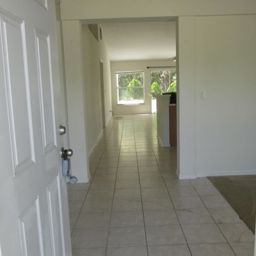 438 Copperfield Ave, Fort Pierce, FL 34953-7567